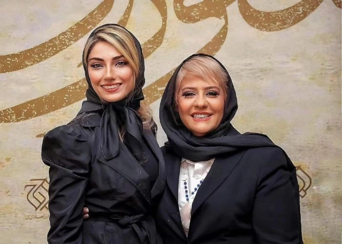 رابعه اسکویی و محیا دهقانی
