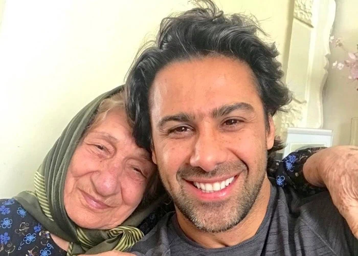 فرهاد مجیدی با مادربزرگش