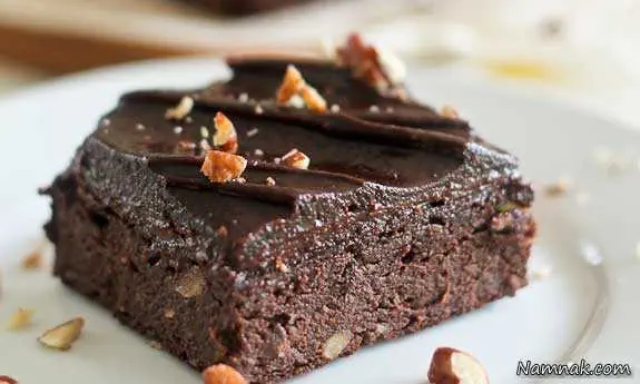 طرز تهیه براونی فندقی بدون آرد