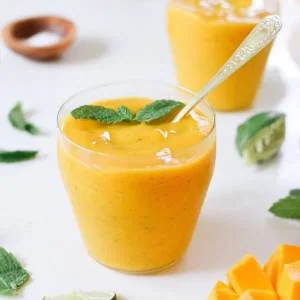 نوشیدنی چای سبز با انبه و نعناع