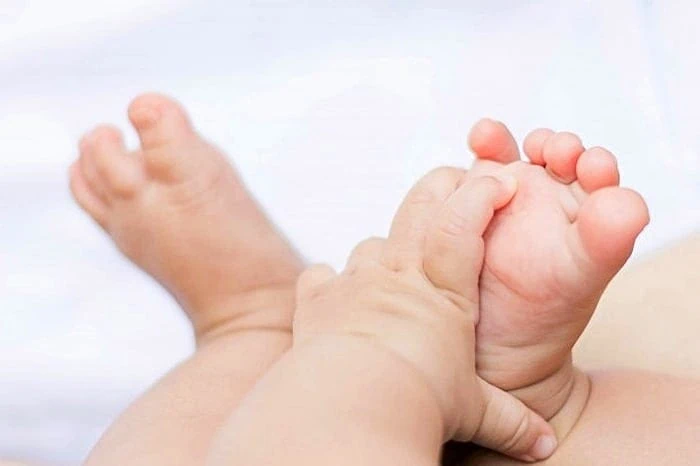 نقاط عطف نوزاد چهار هفته ای نقاط عطف