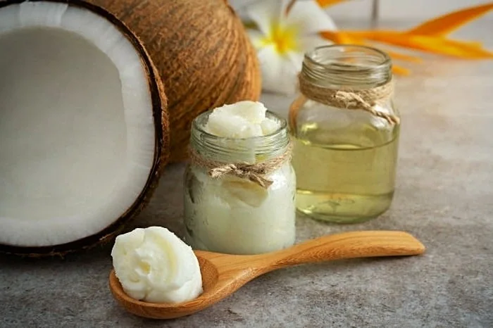 ماساژ موی سر با روغن نارگیل