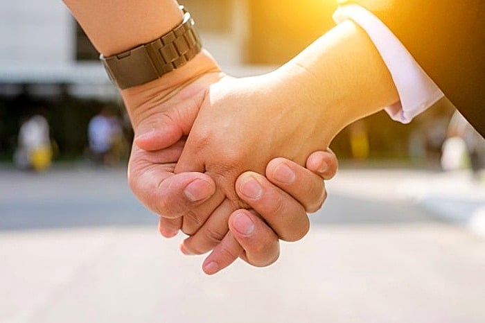 عشق به همسر