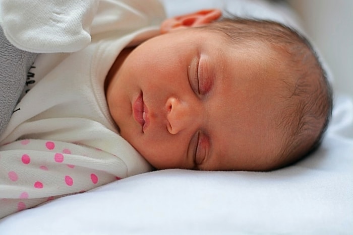 میزان خواب نوزاد یک هفته ای 