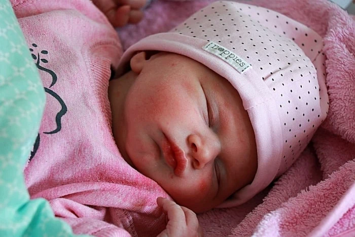 چگونه بفهمیم نوزاد سیر شده 
