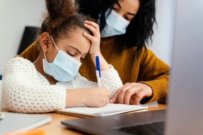نکات مهم برای دانش آموزان سرما خورده دانش آموز سرما خورده