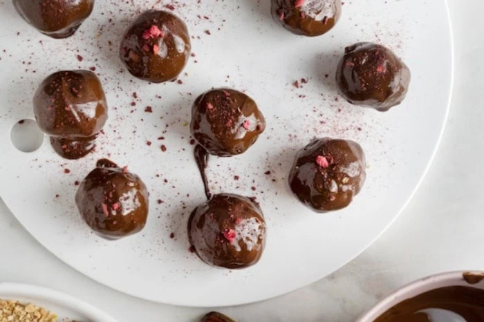 طرز تهیه توپک بیسکویتی با سیب توپک بیسکویتی با سیب
