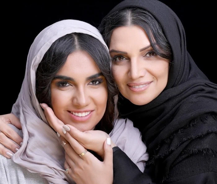 الهام پاوه نژاد و دخترش