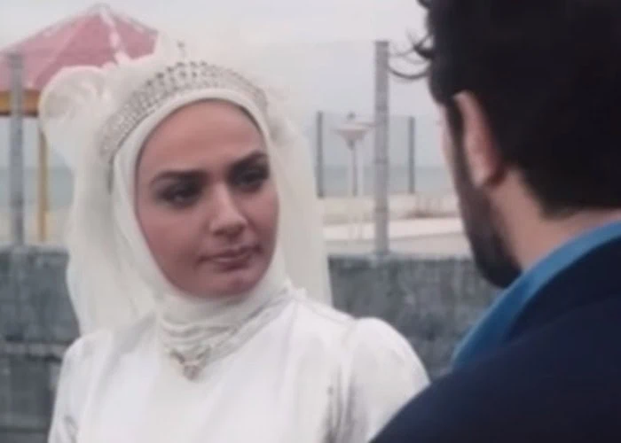 مرجان محتشم رز زرد