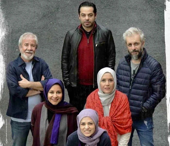 نازنین فراهانی در نگاهمان می کنند