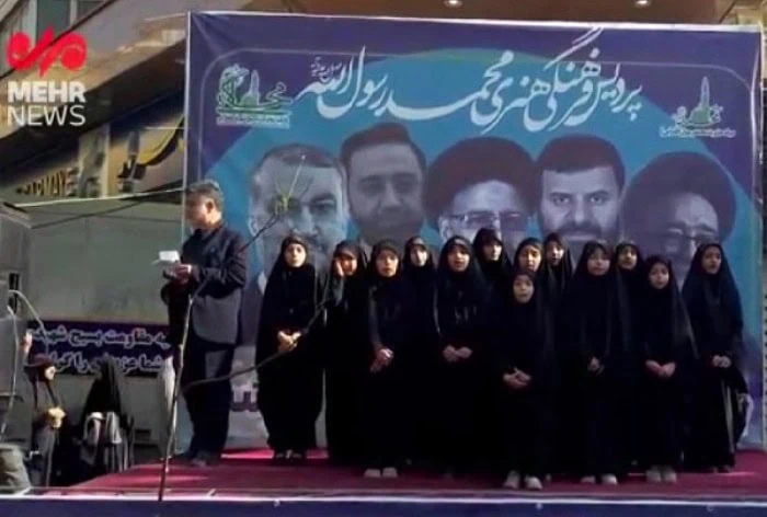 سرود دختران در تشییع رئیس جمهور