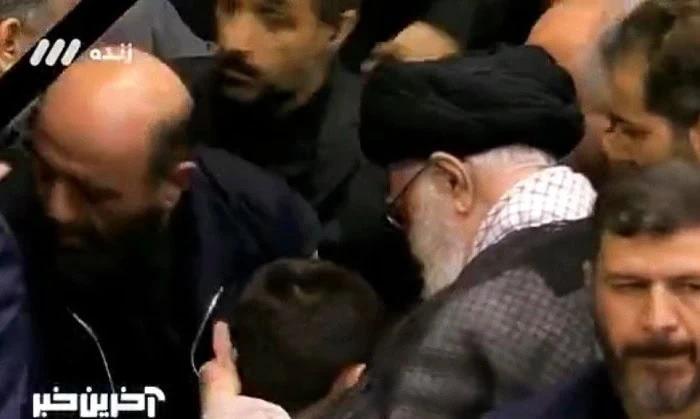 دلجویی رهبر انقلاب از فرزندان شهدا