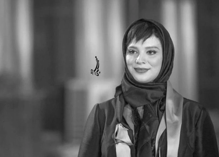 عکس سیاه و سفید روشنک عجمیان
