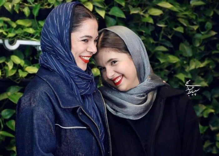 نفس بازغی و مادرش