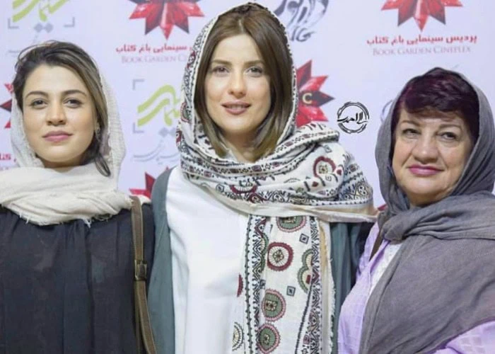 ناهید مسلمی و دخترش شیدا و سارا بهرامی