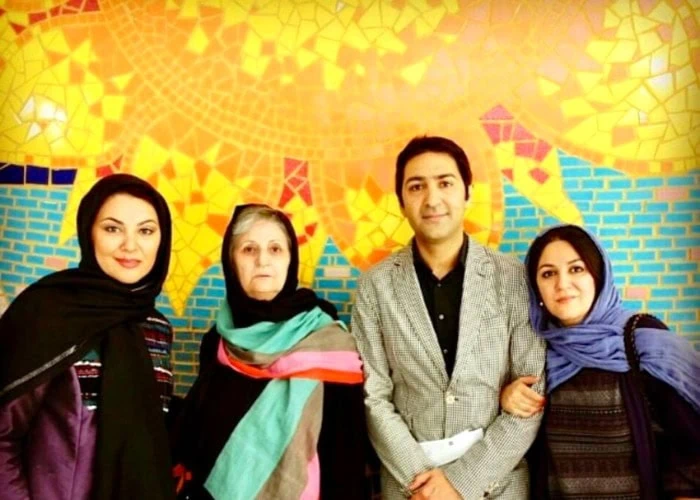 لاله و ستاره اسکندری و مادر و برادرشان