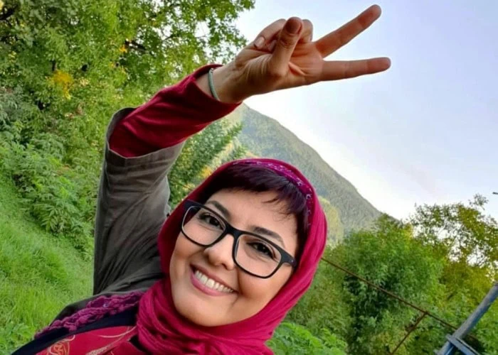 سلفی آناهیتا همتی