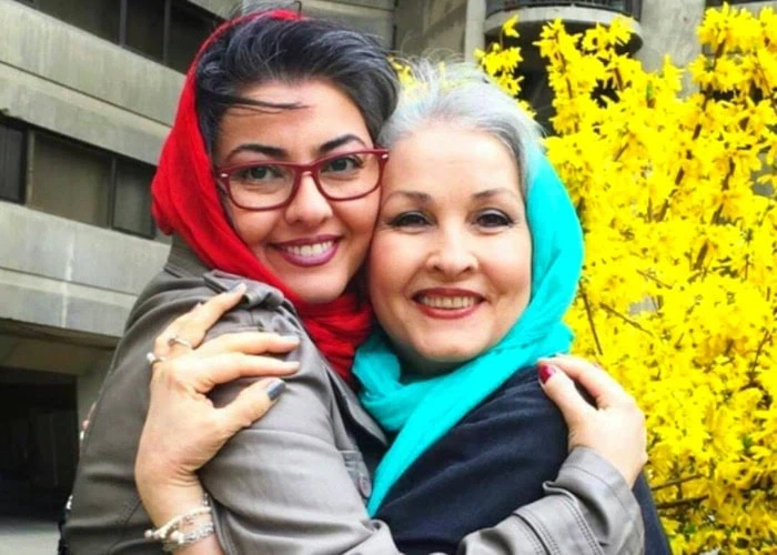 آناهیتا همتی و مادرش