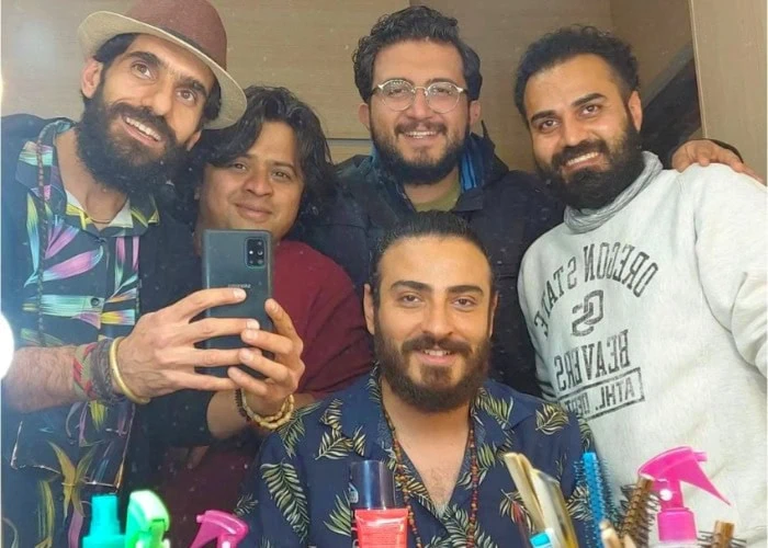 محمد امین شعرباف در اتاق گریم