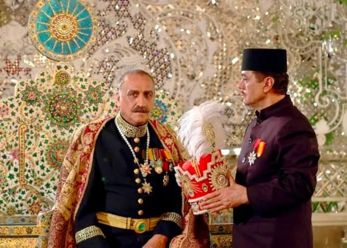 احمد نجفی در عمارت فرنگی
