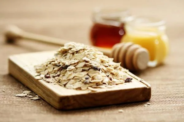 بلغور جو و عسل برای پوست