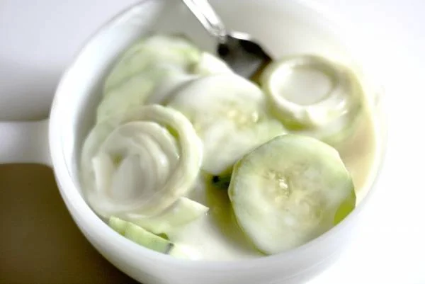 خیار و شیر برای خارش
