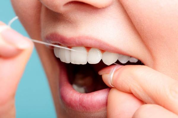 نخ دندان در التهاب لثه