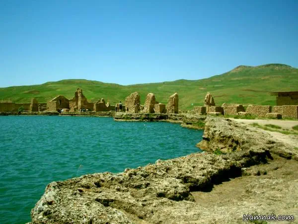 تخت سلیمان آذرگشسب