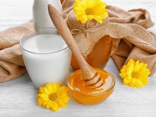 فواید شیر و عسل