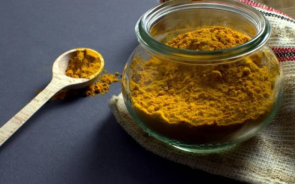 زردچوبه برای خار استخوان