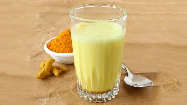 شیر و زردچوبه