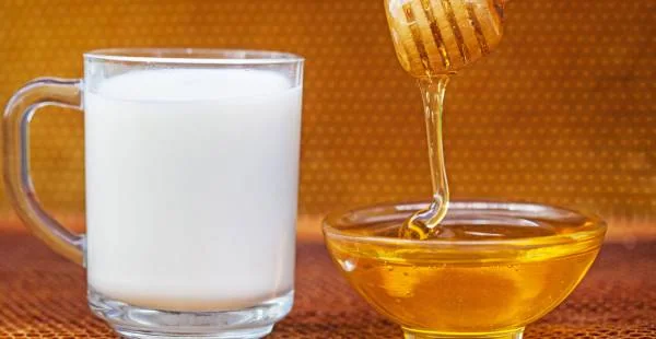 صاف کردن مو با شیر