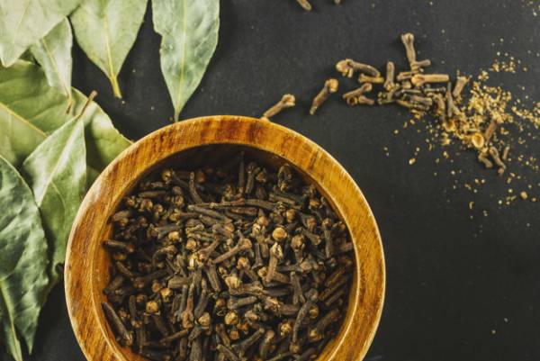 میخک برای حالت تهوع صبحگاهی خواص گل میخک