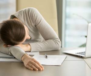 خواب آلودگی محل کار