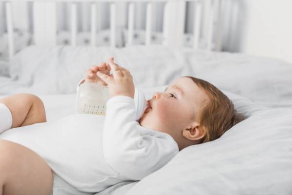 فواید شیر مادر و زمان از شیر گرفتن نوزاد