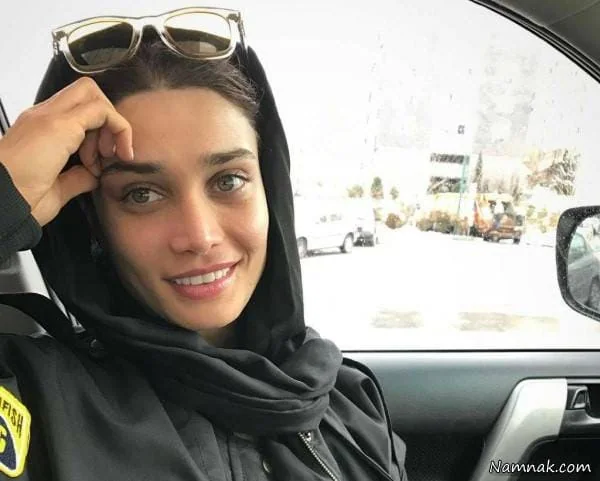 تینا آخوندتبار