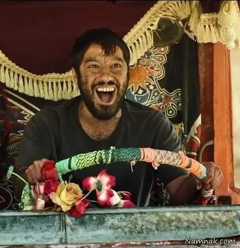 نوید محمدزاده 