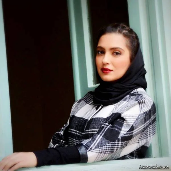 مونا کرمی
