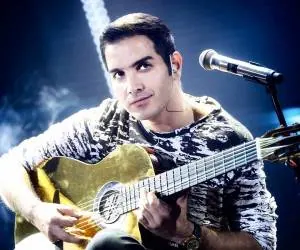 محسن یگانه