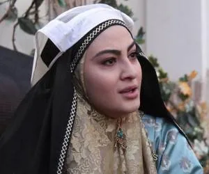 مریم مومن