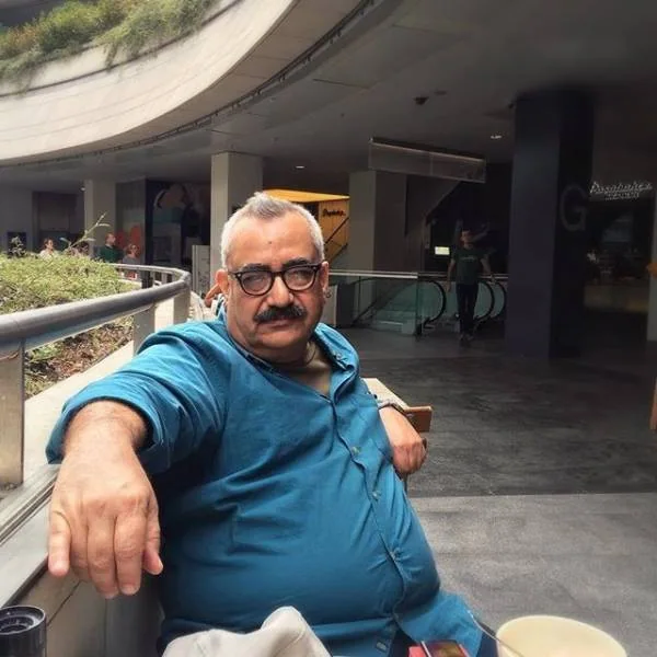 فرزاد موتمن