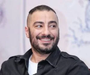 نوید محمدزاده