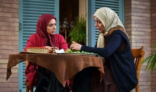 شراره دولت آبادی و نفیسه روشن