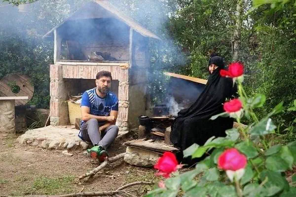 علی انصاریان با مادرش