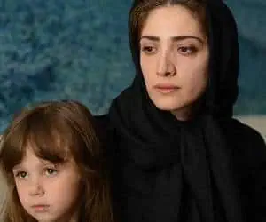 مینا ساداتی