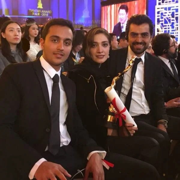 مینا ساداتی