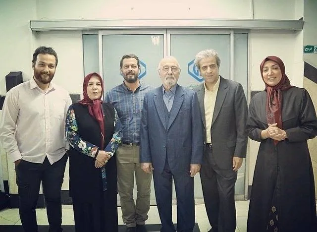 سریال بیگانه ای با من است
