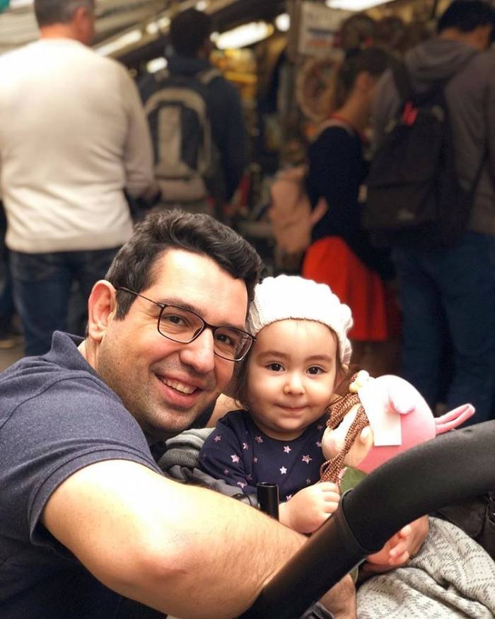 محمدرضا احمدی و دخترش