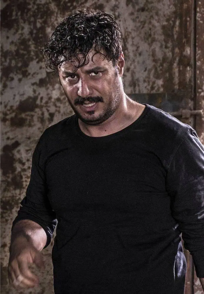 جواد عزتی 