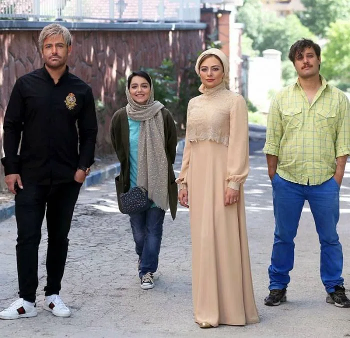 بازیگران آینه بغل